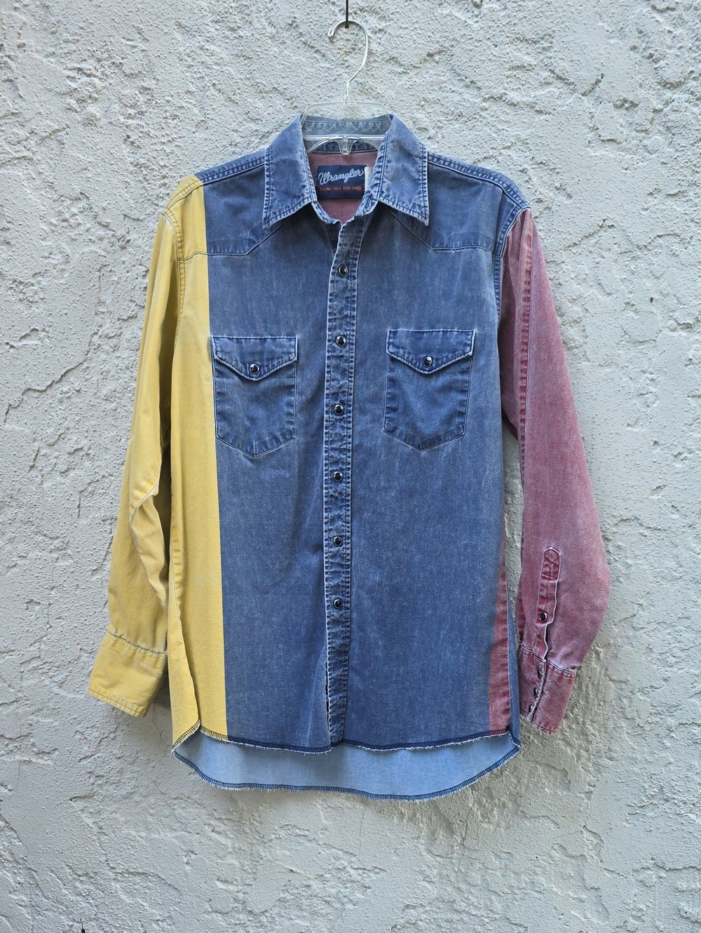 Vintage Wrangler Denim Colorblock Western Snap Shirt With X-Long Tails Size M